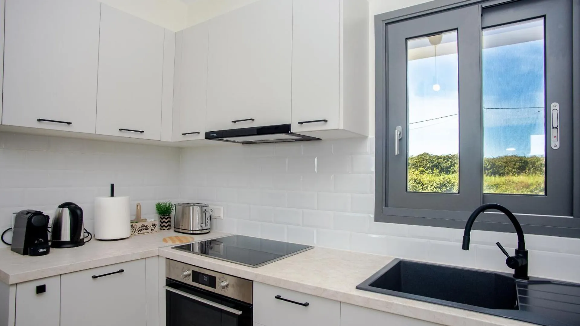 Aella Apartment Skala