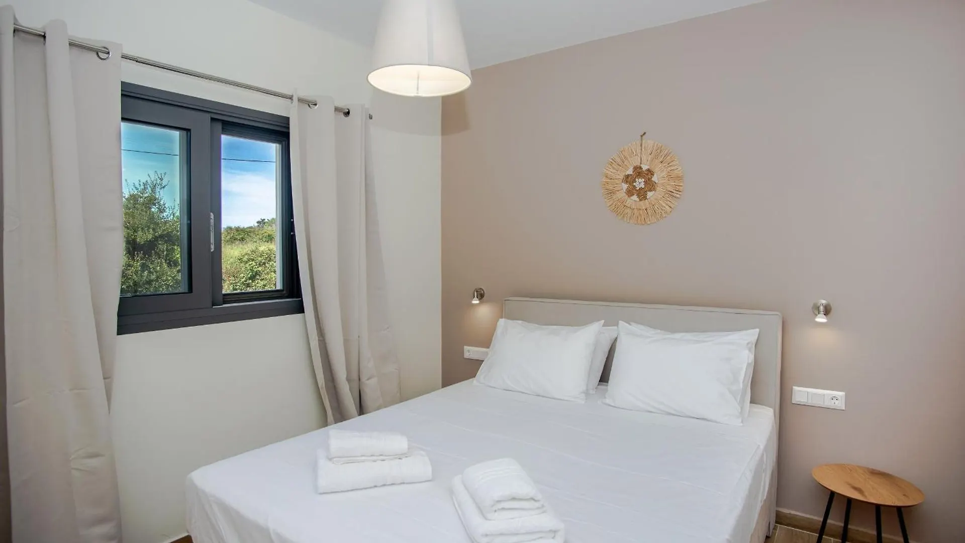 Aella Apartment Skala