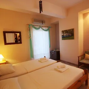 Mandola - Beachside Apartment